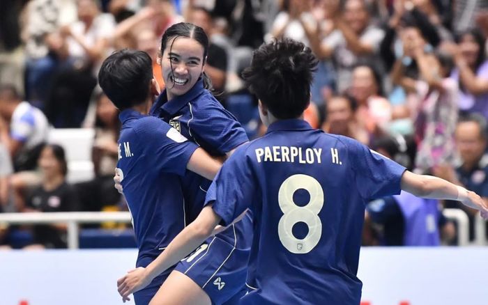 Việt Nam thua đậm Thái Lan ở bán kết