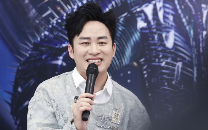 Tùng Dương công khai mê mẩn một người đàn ông, danh tính chẳng ai xa lạ