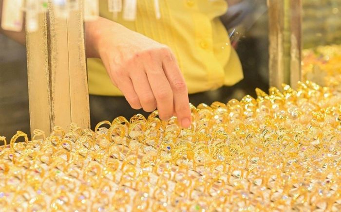 Tin tài chính hôm nay 3/2: Vàng SJC bật tăng 7,5 triệu đồng/lượng, USD ngân hàng tăng mạnh