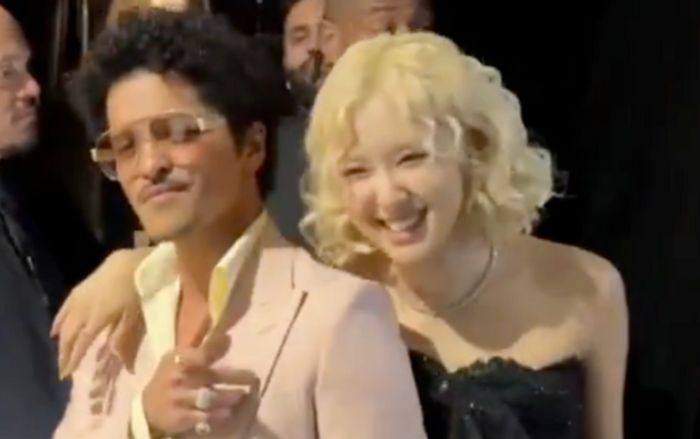 Rosé (BLACKPINK) bất ngờ vướng chỉ trích