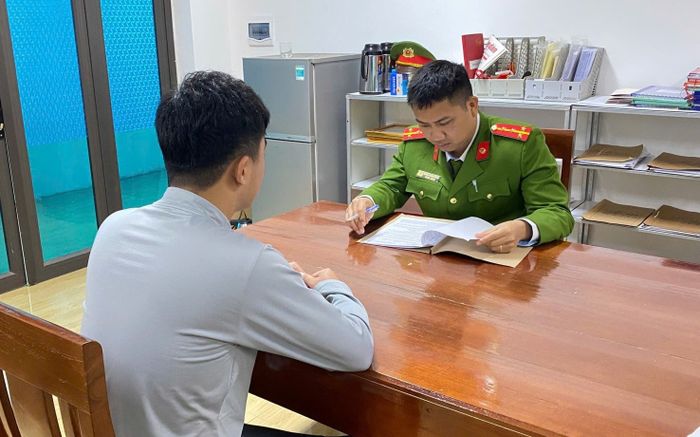 Đăng tải thông tin 'mỗi người dân được nhận 1 triệu đồng đón Tết', thanh niên bị Công an mời lên làm việc