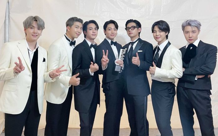 BTS gây chấn động thế giới với kỷ lục đặt trước album mới