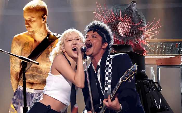 Hậu trường GRAMMY 2026: Sự thay đổi phút chót của Bruno Mars và những bí mật chưa từng kể