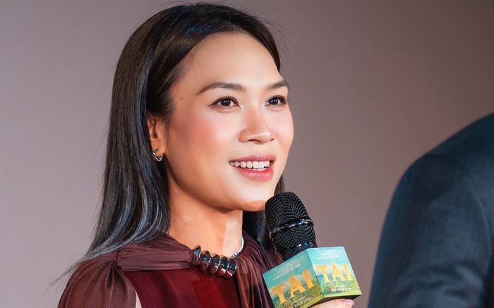 Mỹ Tâm nổi bật bên Mai Tài Phến với outfit 1,5 tỷ đồng