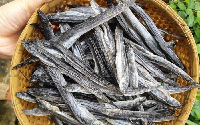Loại cá bị chê vì quá nhớt, nay phơi khô thành đặc sản miền Tây ngày Tết, trộn gỏi cực ngon