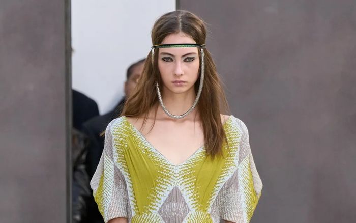 Thời trang trong thế giới game: Xu hướng 'chọn nhân vật chiến đấu' trên sàn diễn