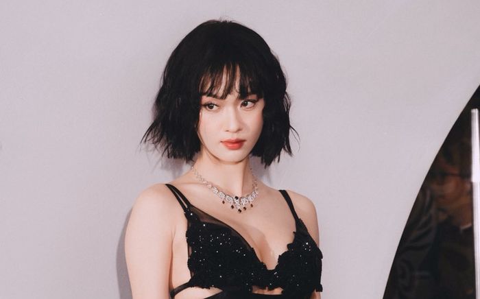 Phản ứng của Vũ Thúy Quỳnh khi được nhận xét trang điểm như thời 7X