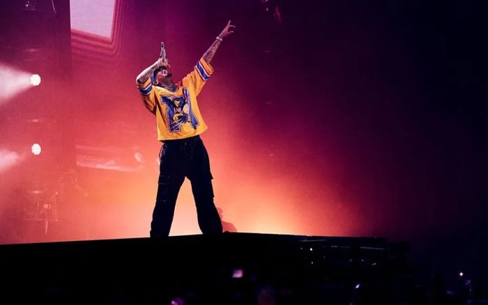 Nam ca sĩ bị kiện vì quỵt tiền bản quyền, thu về hơn 25 tỷ nhưng không 'chia chát' đồng nào cho tác giả