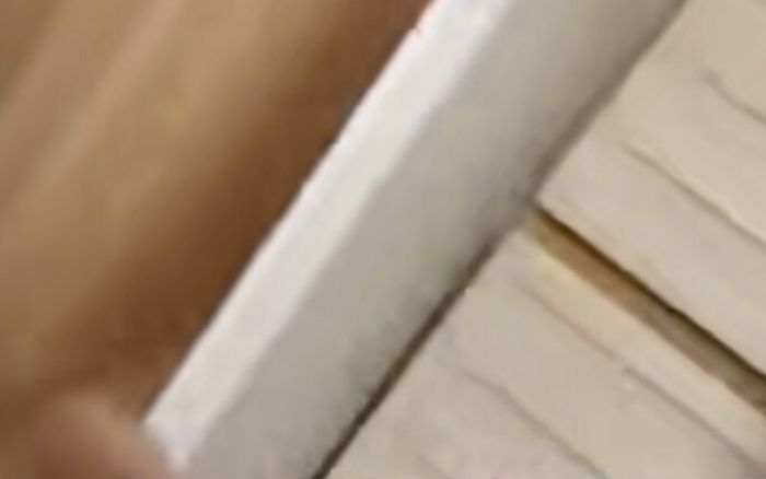 Trúng iPhone 17 Pro Max tại tiệc tất niên, người đàn ông sốc sau khi mở hộp kiểm tra