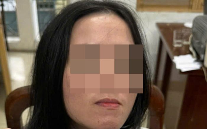 Giấu 'bí mật' bên trong áo ngực, người phụ nữ tưởng tinh vi nhưng vẫn bị Công an phát hiện