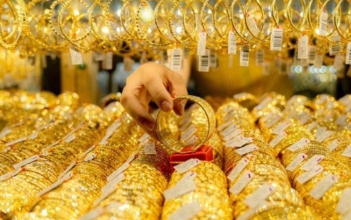 Tin tài chính hôm nay 7/2: Vàng và bạc đồng loạt tăng mạnh, USD hạ nhiệt