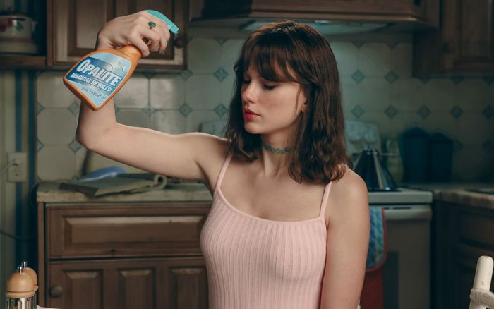 Taylor Swift 'đá xoáy' người yêu cũ của mình và Travis Kelce trong MV mới: 'Rác thì mãi là rác'?