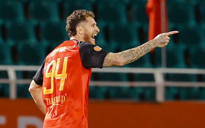 Báo Malaysia cảnh báo tuyển Việt Nam dùng nhiều cầu thủ nhập tịch lớn tuổi