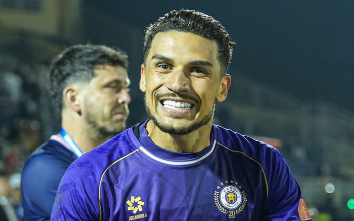 HLV Kim Sang Sik đón tin vui khi 2 cầu thủ gốc Brazil ghi bàn