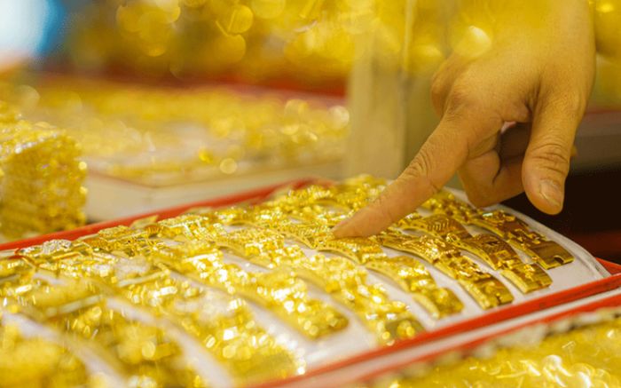 Tin tài chính hôm nay 8/2: Vàng lấy lại đà tăng mạnh, USD đi ngang