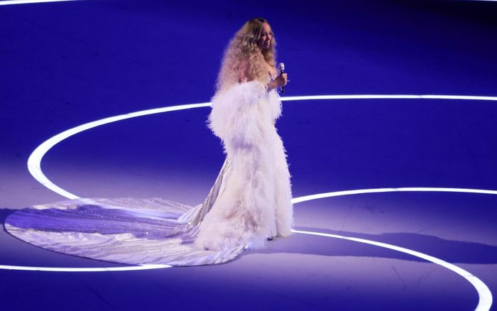 Nữ ca sĩ hàng đầu showbiz bị nghi hát nhép trên sân khấu, dư luận 'dậy sóng'