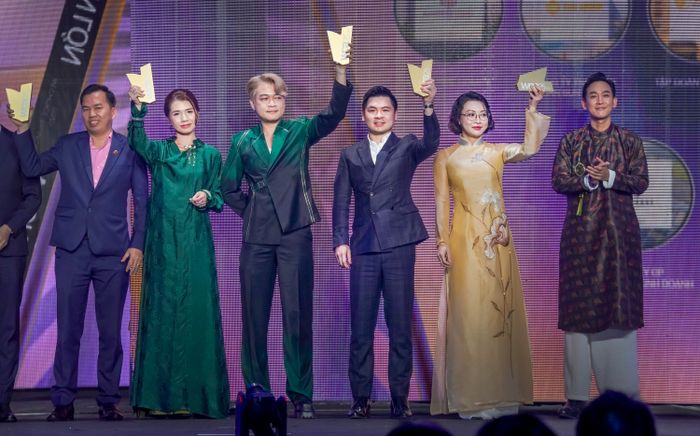 Tập đoàn T&T Group được vinh danh doanh nghiệp “Vươn mình ra biển lớn” tại WeChoice Awards 2025