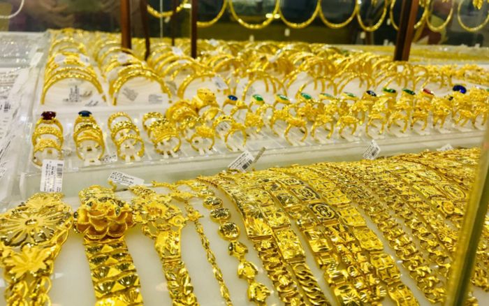 Tin tài chính hôm nay 9/2: Vàng và bạc đồng loạt tăng mạnh, USD ổn định