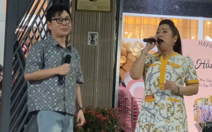 Nữ nghệ sĩ cải lương khiến dân tình 'choáng váng' với màn hát live 'trên đọt dừa'
