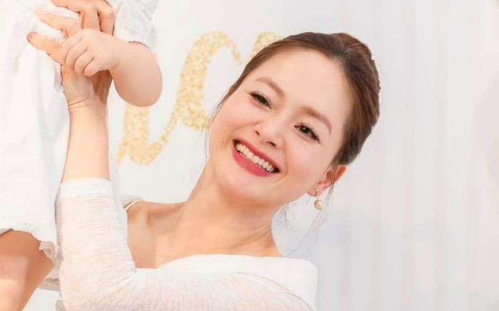 Lan Phương bất ngờ báo tin vui