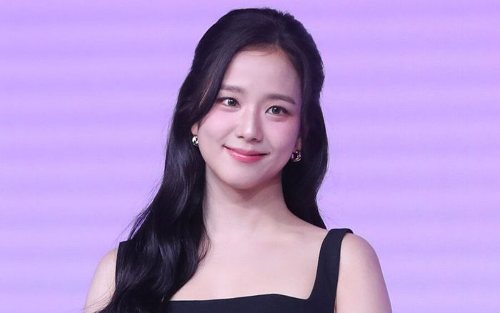 Jisoo bị yêu cầu rời BLACKPINK