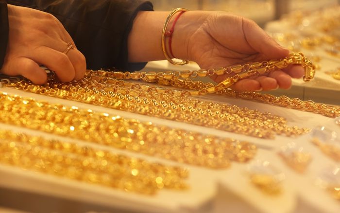 Tên trộm trốn trong ống thông gió trung tâm thương mại, lấy đi số vàng trị giá gần 5 tỷ đồng