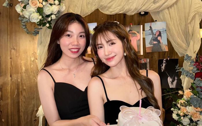 Choáng với tiền lương Hòa Minzy trả cho trợ lý