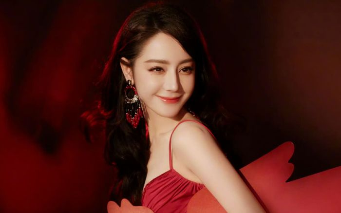 Nhan sắc quyến rũ khó cưỡng của Địch Lệ Nhiệt Ba