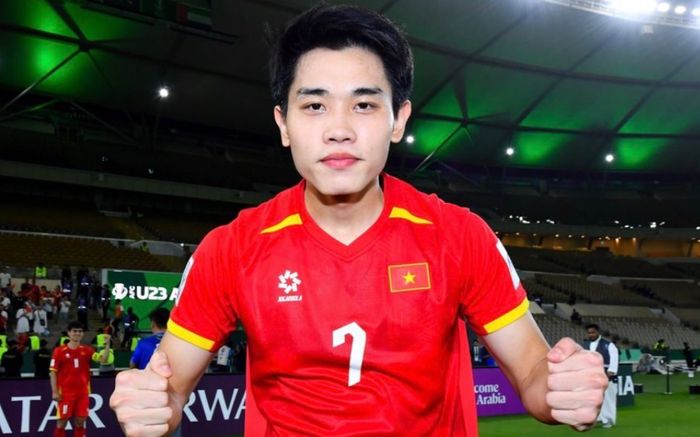 Tiền đạo Đình Bắc chính thức bị loại