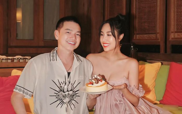 Nghệ sĩ Quang Minh vui mừng nhận điều đặc biệt từ vợ kém 37 tuổi