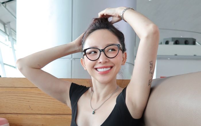 Tóc Tiên nhận xét 2 từ về diện mạo 'nửa kín, nửa hở' của Jennie (BLACKPINK)