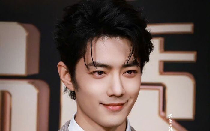 Tiêu Chiến lập kỷ lục trở thành Thị đế trẻ nhất lịch sử