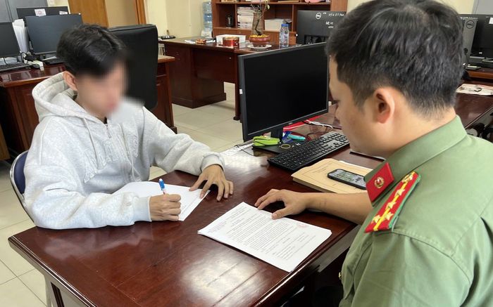 Chân dung thanh niên quay lén phim 'Thỏ ơi' rồi rao bán vừa bị xử phạt