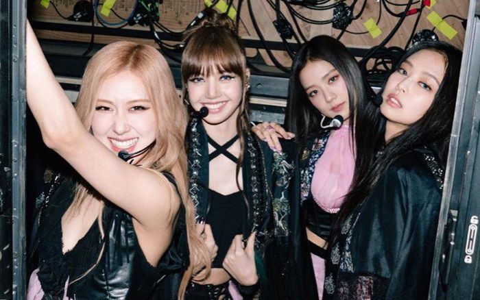 Khán giả quốc tế phản ứng khi BLACKPINK lập kỷ lục mới