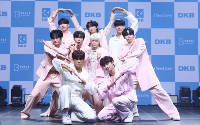 Nhóm nhạc đi hát 7 năm không nhận được 1 đồng, hé lộ sự khắc nghiệt đáng buồn của Kpop