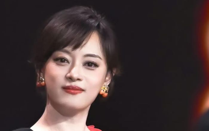 Đẳng cấp Thị hậu của Tôn Lệ