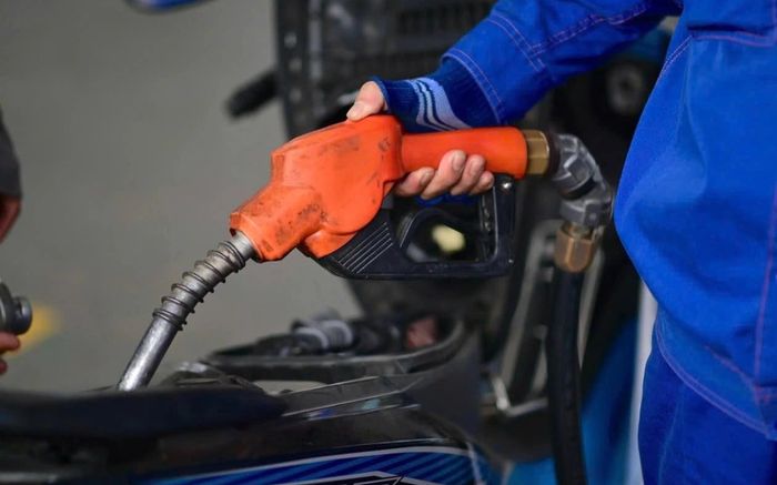 Giá xăng dầu hôm nay 13/3: Tăng cực mạnh