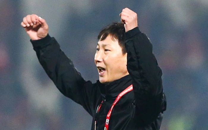 HLV Kim Sang Sik chia tay U23 Việt Nam