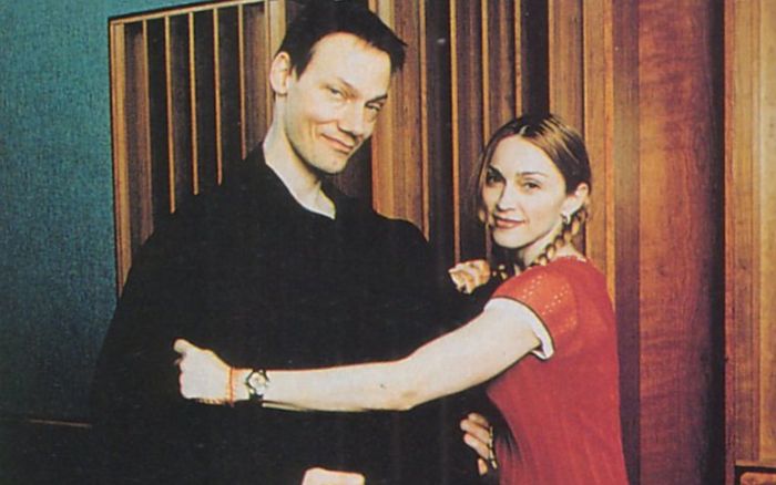 'Phù thủy âm nhạc' của Madonna nhận được 3 chiếc cúp Grammy bị gãy