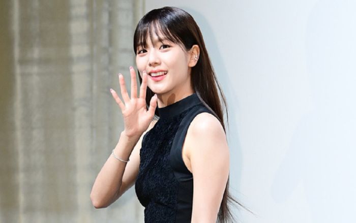 'Tan chảy' với cách Jisoo (BLACKPINK) đối xử với fan nhí