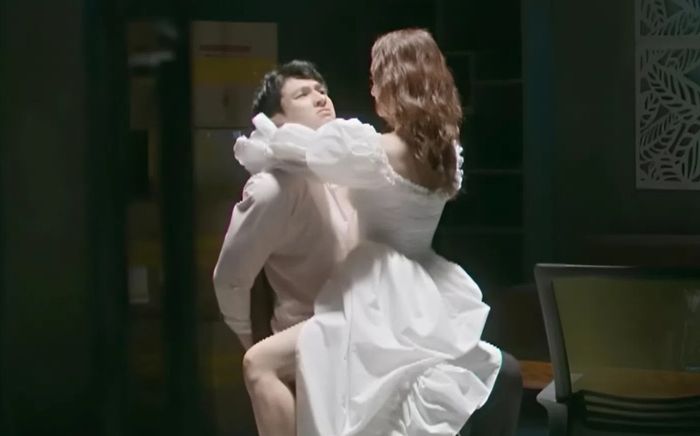 Lan Phương lả lướt bên Bình An