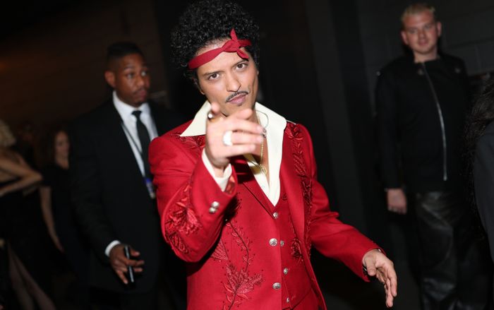 Tiếc cho Bruno Mars