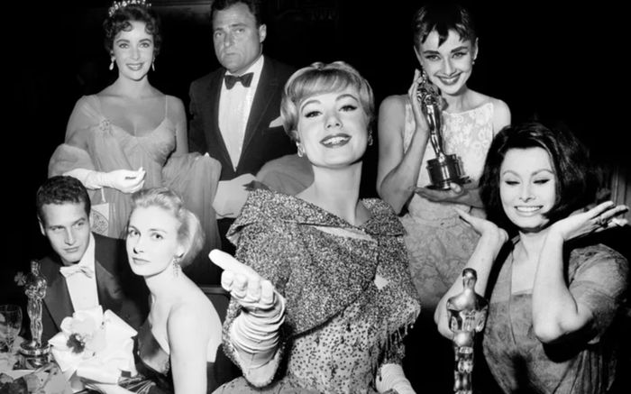 17 bộ trang phục đẹp nhất Oscar từ 'thời kỳ vàng son' của Hollywood