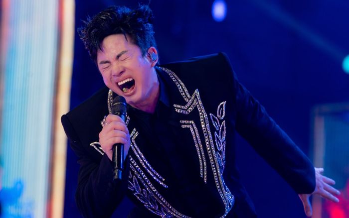 Tùng Dương hát hit trăm triệu view của Anh Quân Idol, dân mạng: 'Quên bản gốc rồi'