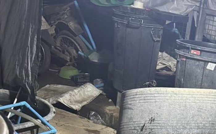 Người chồng hùng hổ xông vào nhà kiếm vợ, sự việc sau đó khiến con trai ám ảnh cả đời