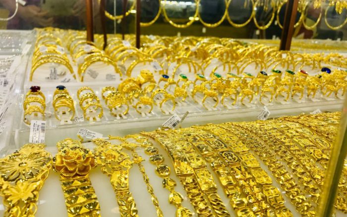 Tin tài chính hôm nay 15/3: Giá vàng giảm sâu, USD tiếp tục tăng