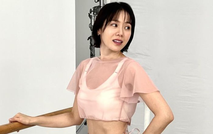 'Chị đẹp' Son Ye Jin khoe eo nổi rõ múi cơ sau gẩn 4 năm sinh con