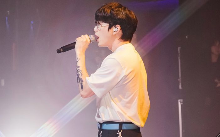 Nam ca sĩ diễn hết concert rồi hoàn toàn bộ tiền vé cho khán giả, lý do gây bất ngờ