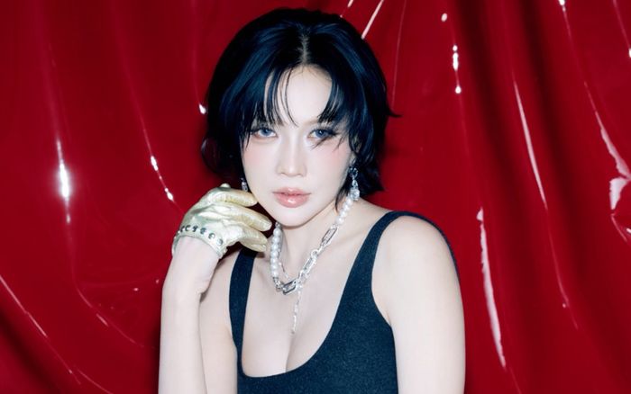 Khả Như thả dáng quyến rũ đón tuổi mới