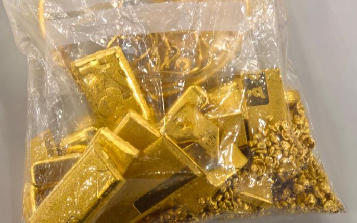 Khách mua đơn vàng giá 3,5 tỷ đồng, chủ tiệm vàng lập tức báo cảnh sát